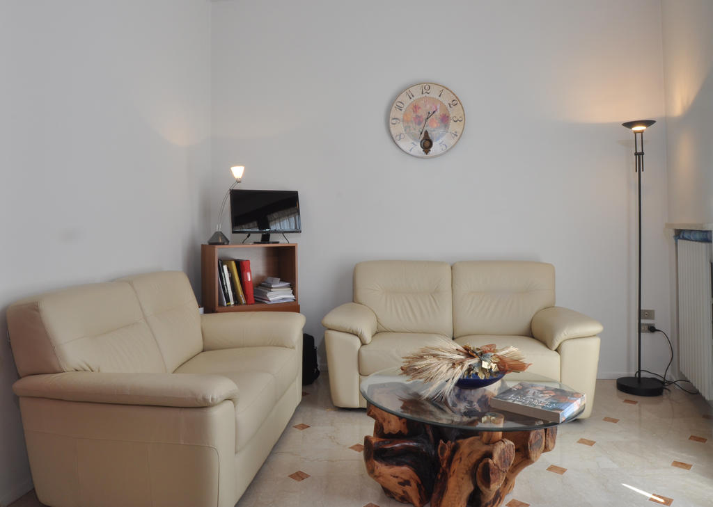 A.A.A. Armonie B&B Mantova Bagian luar foto